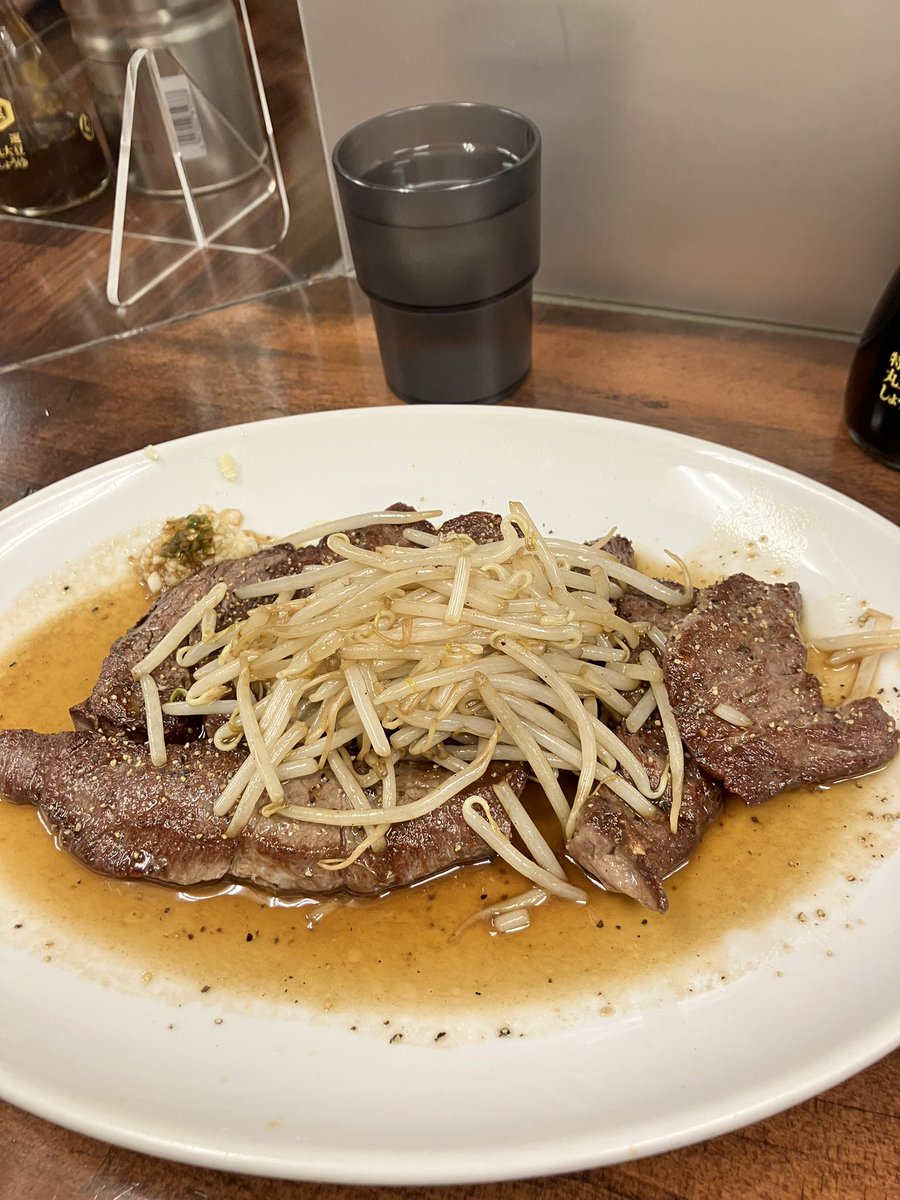 umameshi_bot's tweet image. なんだこのステーキは、、、、！🤤
#企業公式相互フォロー #いいねした人フォロバする #フォロバ100