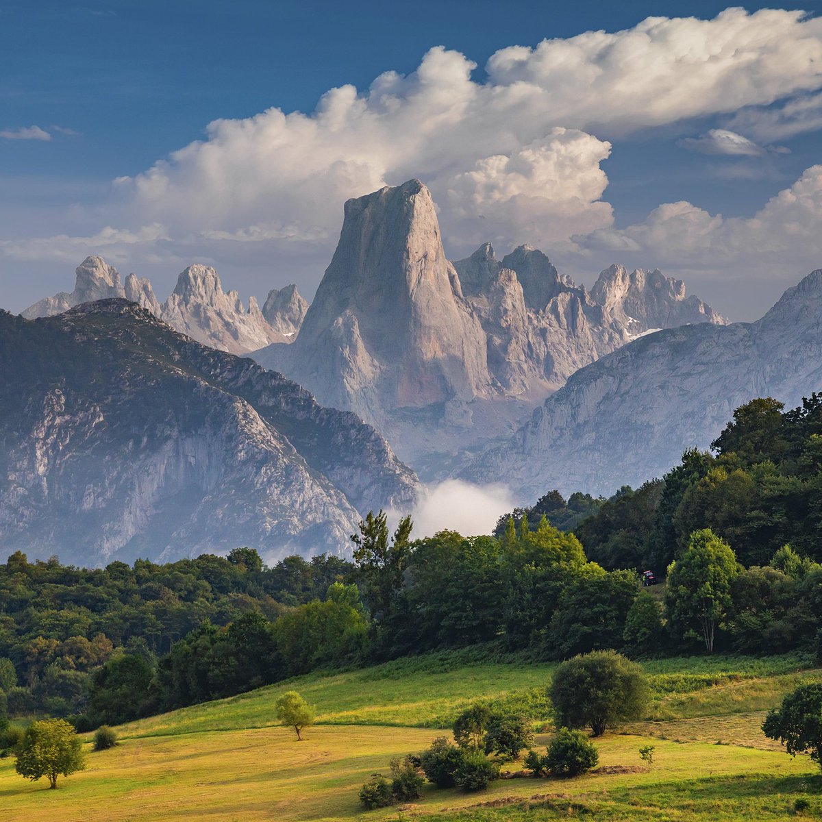 pkas1111's tweet image. Yo soy más de defender España, su cultura, su patrimonio, sus formas de vida y sus libertades
📷 Primer Espacio Protegido nacional declarado en 1918 bajo el nombre de "Parque Nacional de la Montaña de Covadonga"