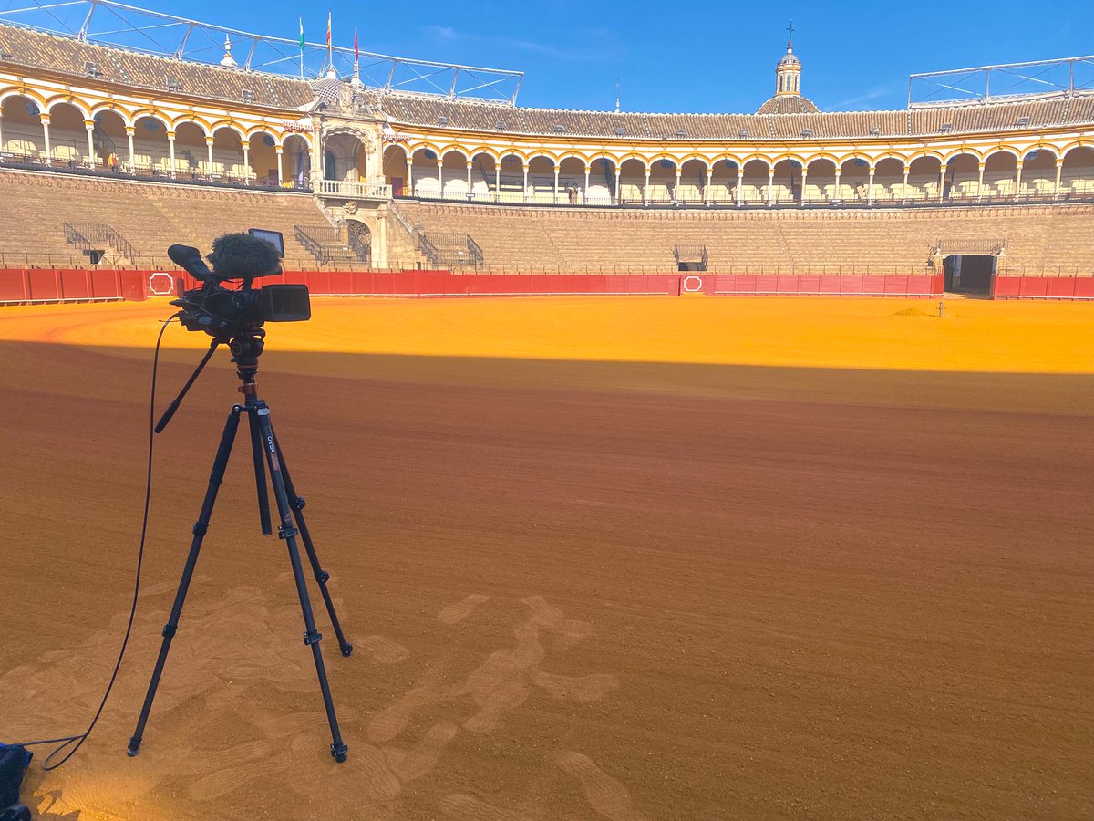 JBAYORT's tweet image. Prevenidos, desde el gran templo del toreo, para @DespiertaCSur. En quince minutos.