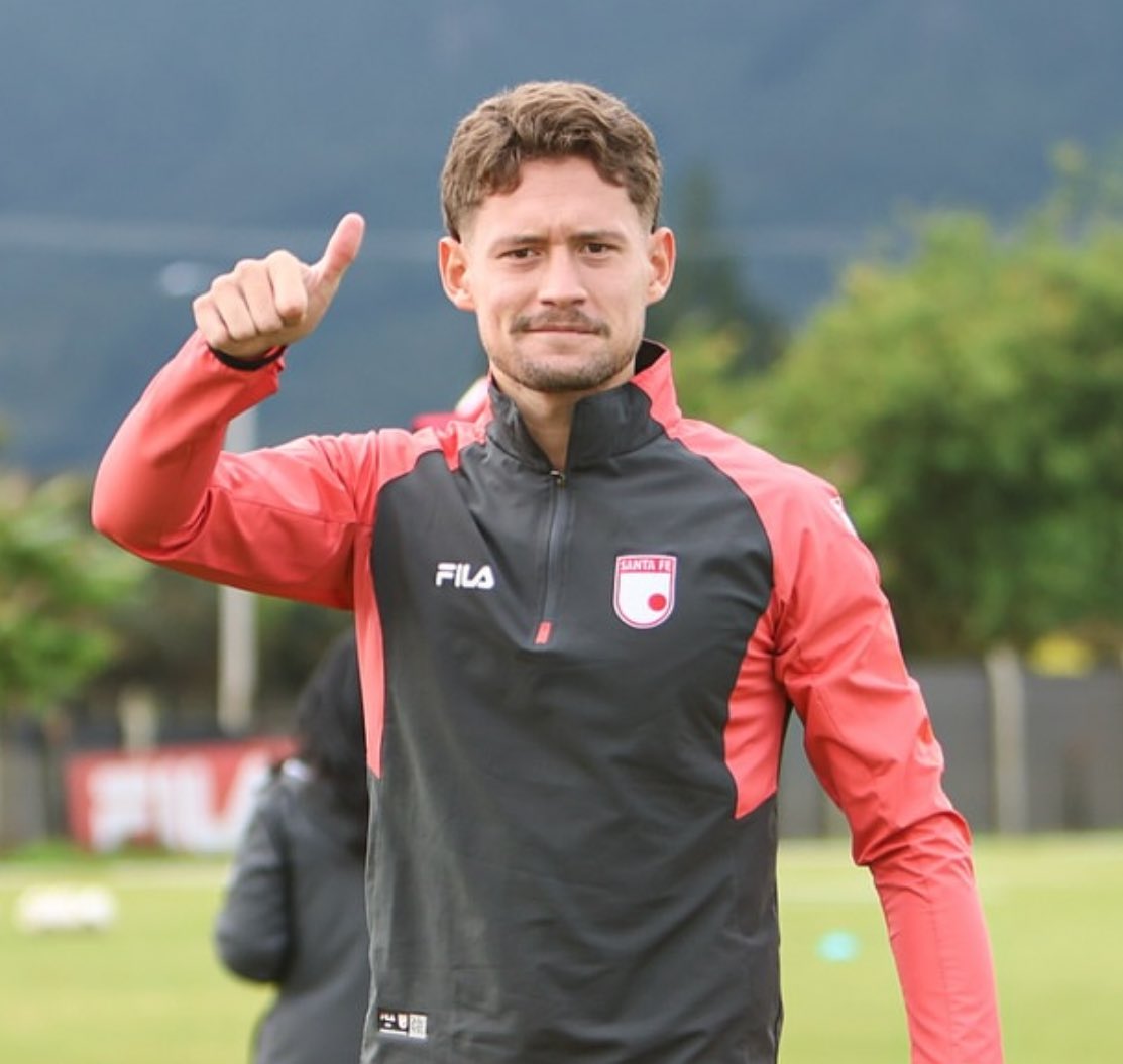 Miguel París (@soymiguelparis) on Twitter photo ¡Primeras palabras de Joaquín Sosa 🇺🇾, como jugador de <a href="/SantaFe/">Independiente Santa Fe</a> 🇮🇩!
🗣️ “Estoy donde quería estar. Luchamos para estar acá. Tenía oportunidad de seguir allá, pero me tentó luchar por otro campeonato, jugar la Copa Libertadores, y también por Jorge Bava que me convenció”.
🗣️“Por ¡Primeras palabras de Joaquín Sosa 🇺🇾, como jugador de <a href="/SantaFe/">Independiente Santa Fe</a> 🇮🇩!
🗣️ “Estoy donde quería estar. Luchamos para estar acá. Tenía oportunidad de seguir allá, pero me tentó luchar por otro campeonato, jugar la Copa Libertadores, y también por Jorge Bava que me convenció”.
🗣️“Por