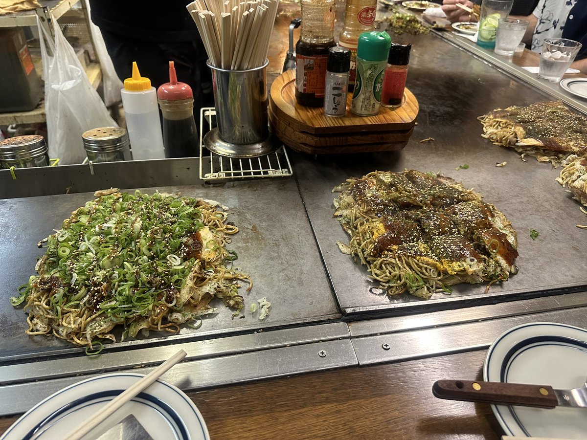 aikananon's tweet photo. 広島インターハイ
広島に着きました。夜は花奏と合流して広島焼き食べてきました。2人して食べ過ぎたのでちょっと原爆ドームまでお散歩。
明日はまず明後日の本番前の練習をして競技場を見てきます！なかなかムシムシ。 https://t.co/LGV6OU7XOz