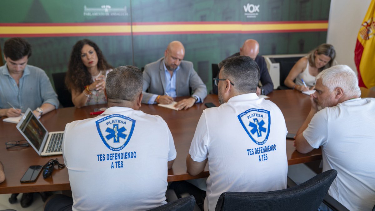 Ayer nos reunimos con <a href="/PLATESA_/">PLATESA</a> para abordar la situación actual y las demandas del servicio de ambulancias.

Desde VOX presentamos una iniciativa para exigir al Gobierno de Moreno Bonilla medidas urgentes ante las graves deficiencias. No se está cumpliendo la ley y se está