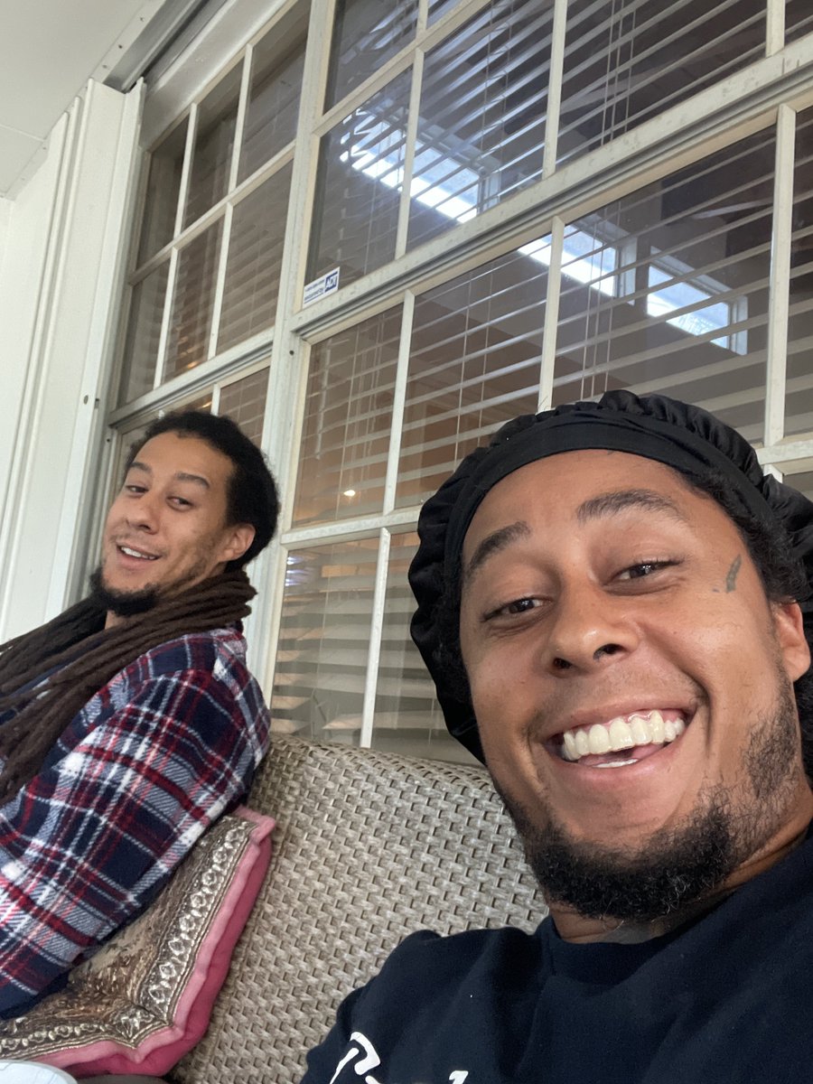 coryvanlew's tweet image. Dre and I watching these last minutes like the 2021 run
