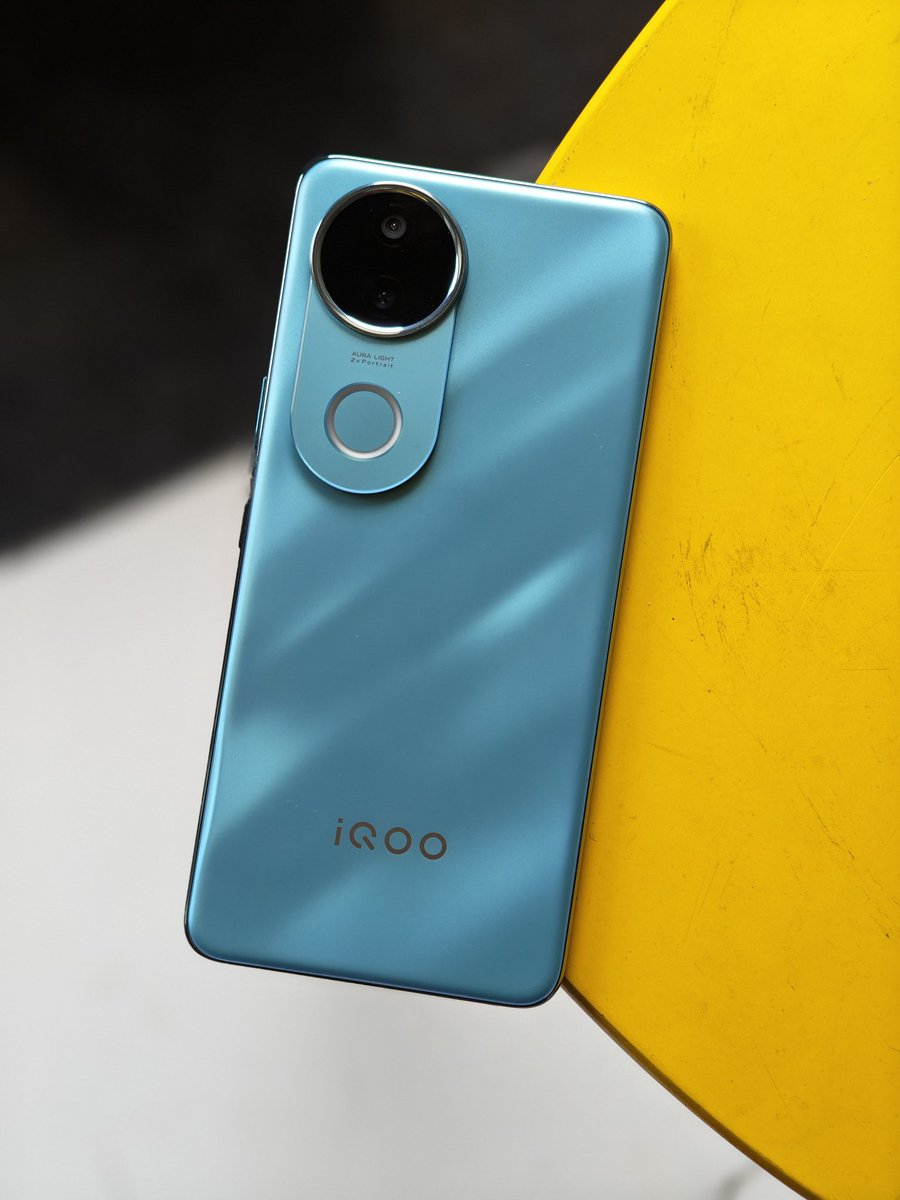 ShubhamTech458's tweet image. iQOO Z10R Just launched!
📸 32MP Front Camera (4K 30 FPS Video Recording Front &amp;amp; Back )
💦 IP 68+69 Rating 
 ✋6.77 Inch Quad... Display
💰 Effective Price: ₹17,499 (with offers)
🔥 An absolute BEAST under ₹20,000!
#iQOOZ10r #BeastUnder20k #FullyLoadedfor4KVlogging