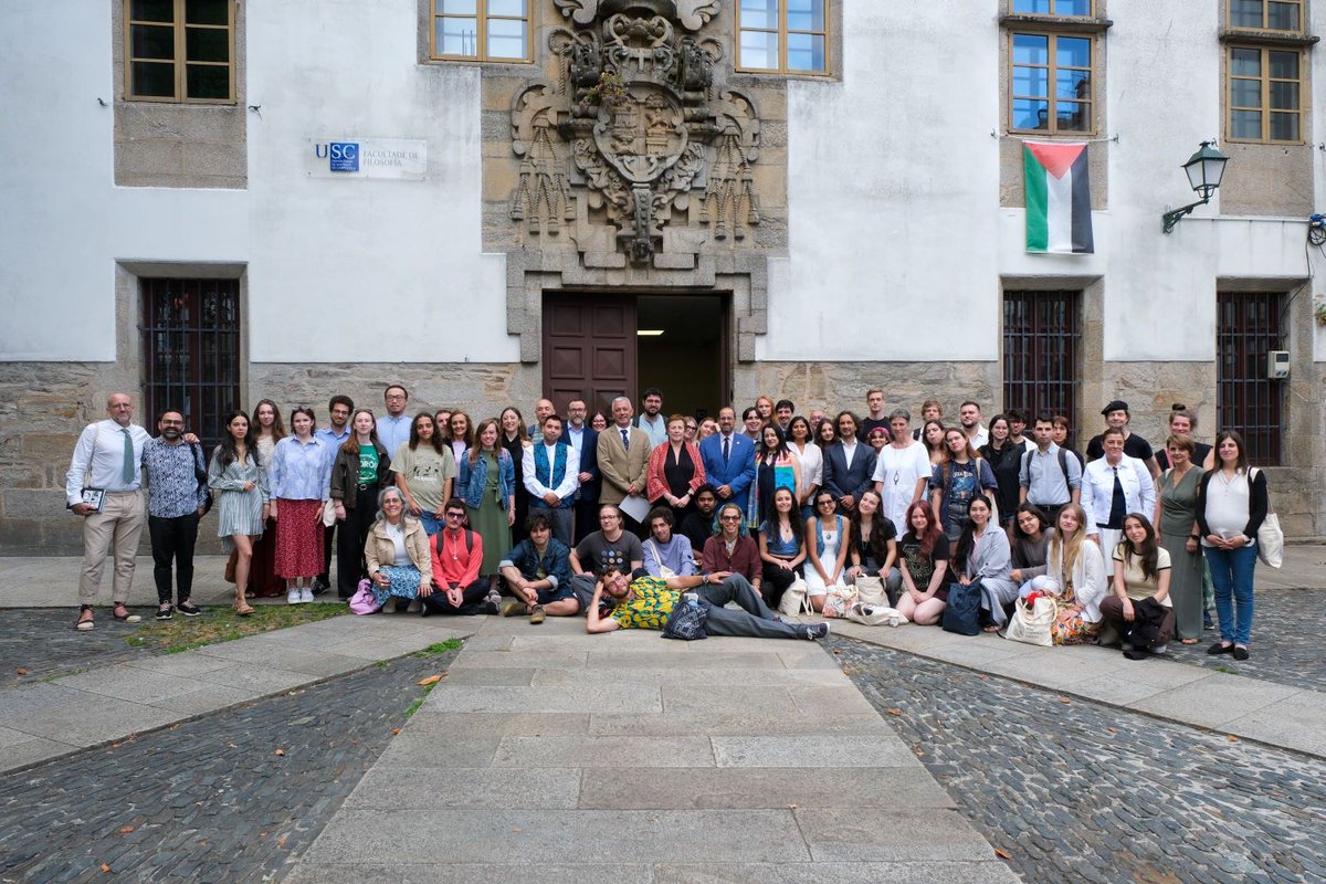 📣“O alumnado dos Cursos #GalegoSenFronteiras lémbranos a dimensión internacional da nosa lingua”

📌 Clausura da XXXV edición dos Cursos de lingua e cultura galegas para persoas de fóra de Galicia ⬇️
i.gal/clausuraxxxvga…