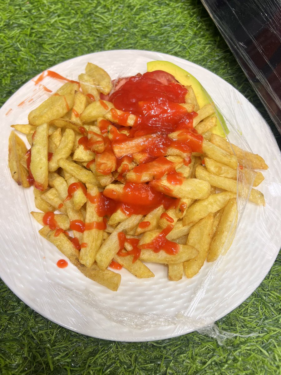 Lunch has finally come . Join me 😋