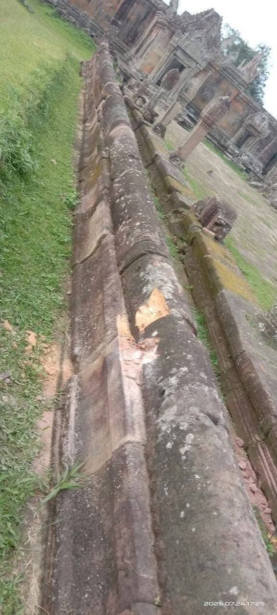 SowannaYun's tweet photo. Shocking evidence has emerged that Thailand has bombed a largest 11th century Shiva Hindu temple that was listed by UNESCO World Heritage site. Preah Vihear Temple in Cambodia. Bombed 24 July 2025. https://t.co/YKq6B773SE
