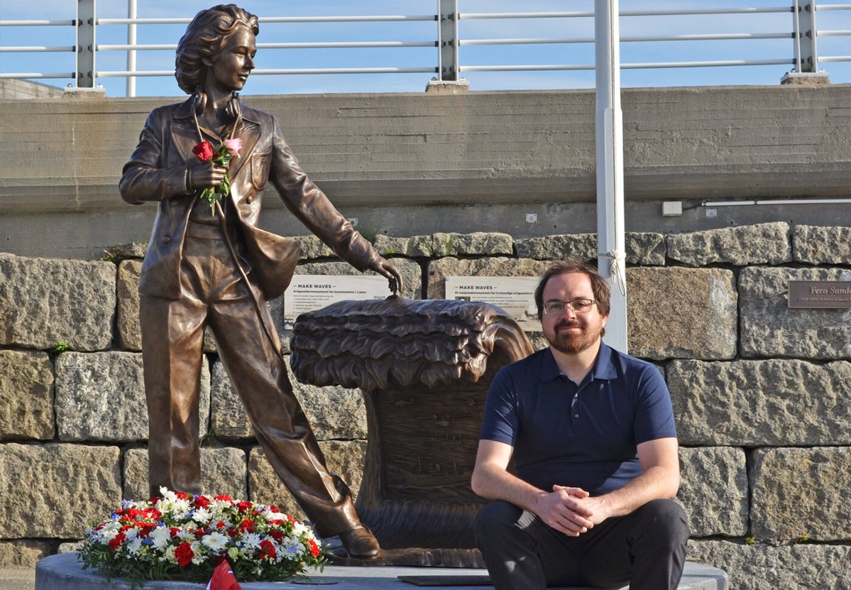 Alex Bowers (@bowerswrites) on Twitter photo In my latest <a href="/Legion_Magazine/">Legion Magazine</a> article, I interview sculptor Tyler Fauvelle about his newly twinned tribute to WW II trailblazer Fern Blodgett Sunde, now unveiled in the Norwegian town of Farsund.
Sunde was Canada's first female deep sea radio operator
legionmagazine.com/a-duplicate-of… In my latest <a href="/Legion_Magazine/">Legion Magazine</a> article, I interview sculptor Tyler Fauvelle about his newly twinned tribute to WW II trailblazer Fern Blodgett Sunde, now unveiled in the Norwegian town of Farsund.
Sunde was Canada's first female deep sea radio operator
legionmagazine.com/a-duplicate-of…
