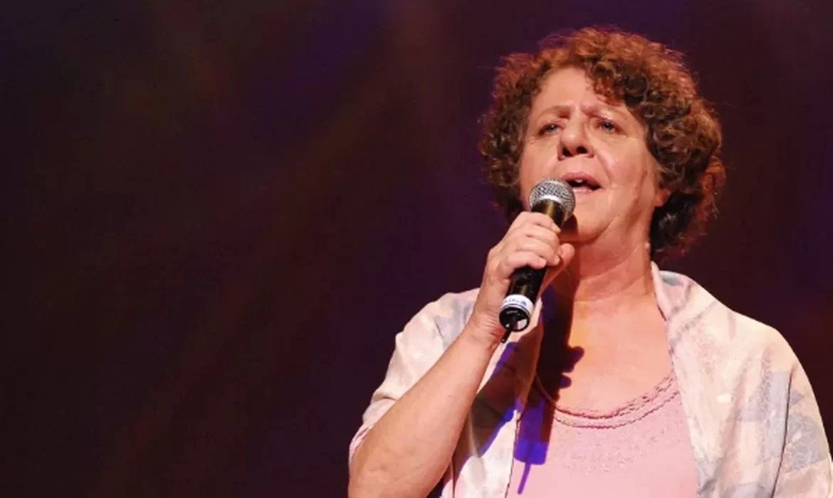 cleoci's tweet image. Novo artigo no Perus Online Morre a cantora e compositora Cristina Buarque

leia o artigo completo aqui: perusonline.com.br/morre-a-cantor…