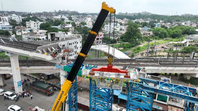 RailAnalysis's tweet photo. #NagpurMetro achieved milestone with launch of first segment in #Reach3A section of #Phase2

Read more: https://t.co/kh9UMhOcnG

#Mahametro #Metro #Construction #Connectivity #Infrastructure #Lokmanyanagar #Hingna #Sustainabledevelopment #Urbantransit #Railanalysis https://t.co/EXp4cxVM1J