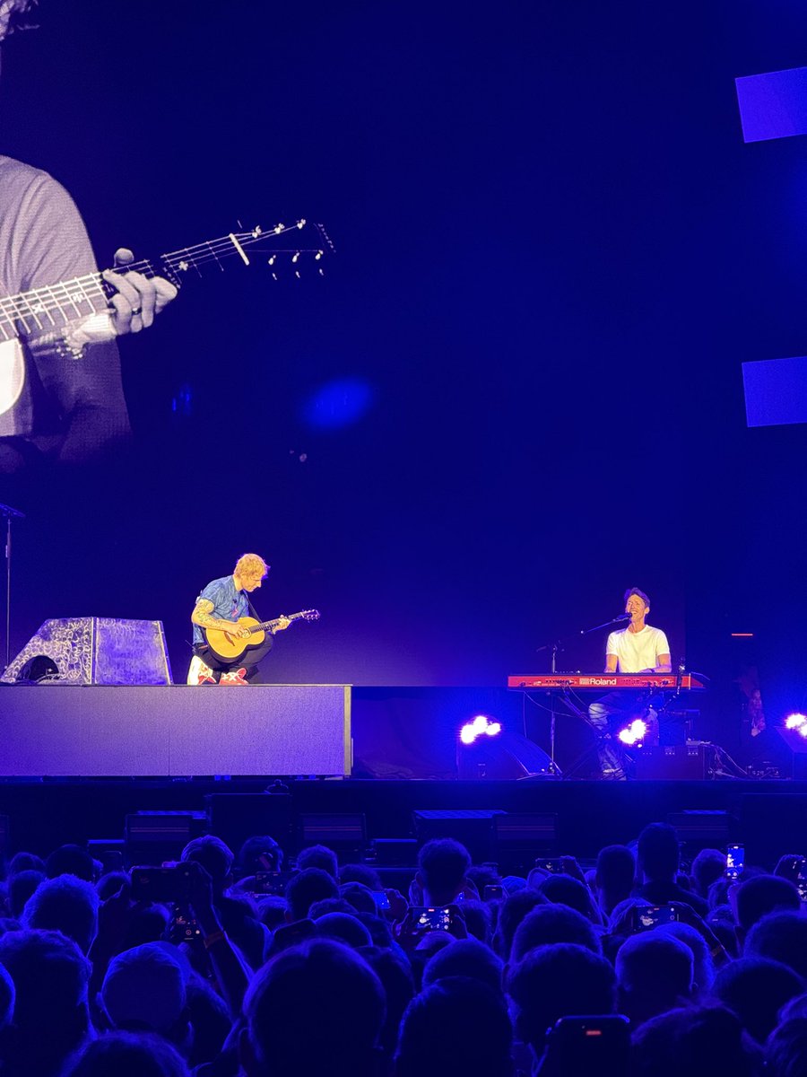 RonaldoSwan's tweet image. I’ve been fortunate enough to see my favourite artists on the biggest and best stages this year. 2025 will forever be my favourite year of concerts I think. Especially because the best act is yet to come…