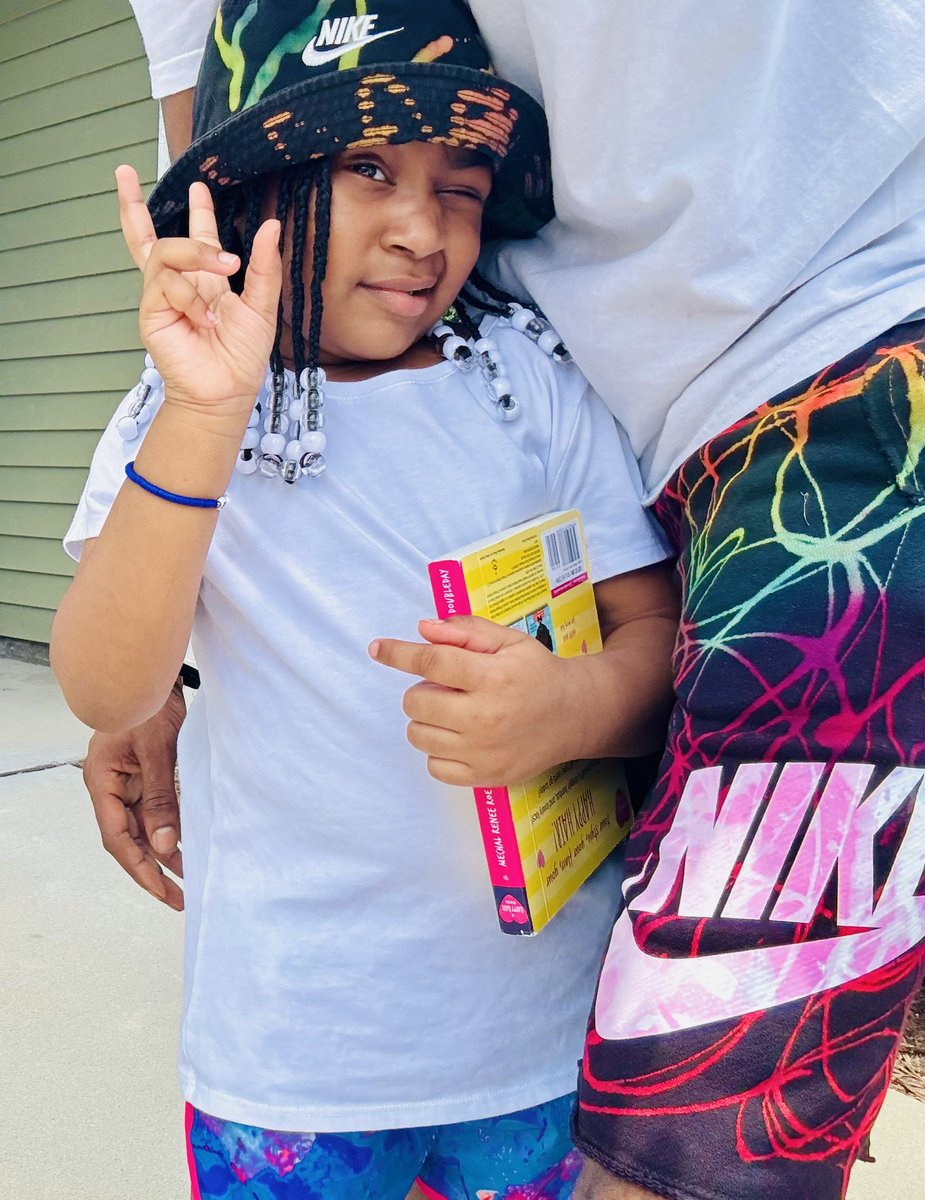 BlendsPoetic's tweet image. Kicks and dyes with my munchkin