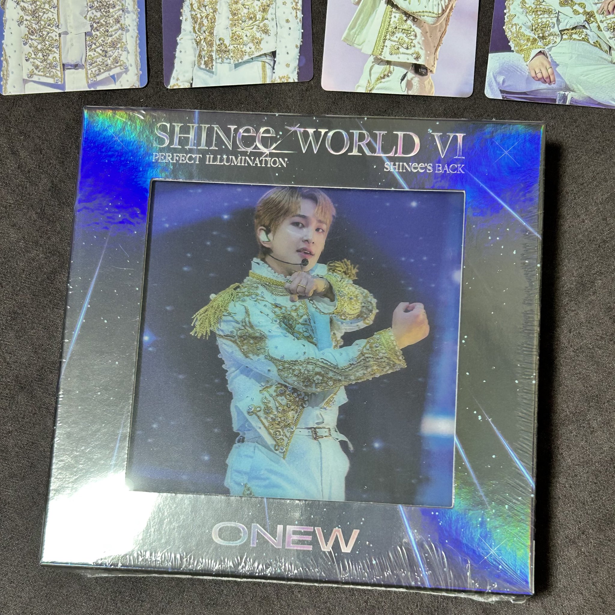 SHINee　オニュ　PANTONE  パスポートウォレット　特典トレカ SHINee オニュ PANTONE パスポートウォレット 特典トレカ CD
