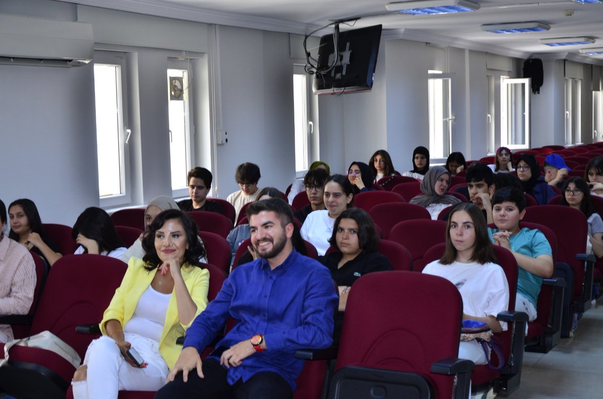 ✨ TDV KAGEM Lise Yaz Okulu Tüm Hızıyla Devam Ediyor!

Eğitici seminerler, ilham veren buluşmalar ve değer odaklı içeriklerle gençlerimiz dolu dolu bir yaz geçiriyor. 📚🌿