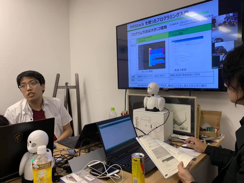 origamicat's tweet image. またやってほしいという声が多かった不定期の「非エンジニア社会人の為の発明ゼミ」をまたやりたくなった。
今はプログラミング未経験者でもChatGPT使えるから電子工作のハードルめちゃくちゃ下げられる
学生も交え、秋にやろう。近々申し込みつくります
