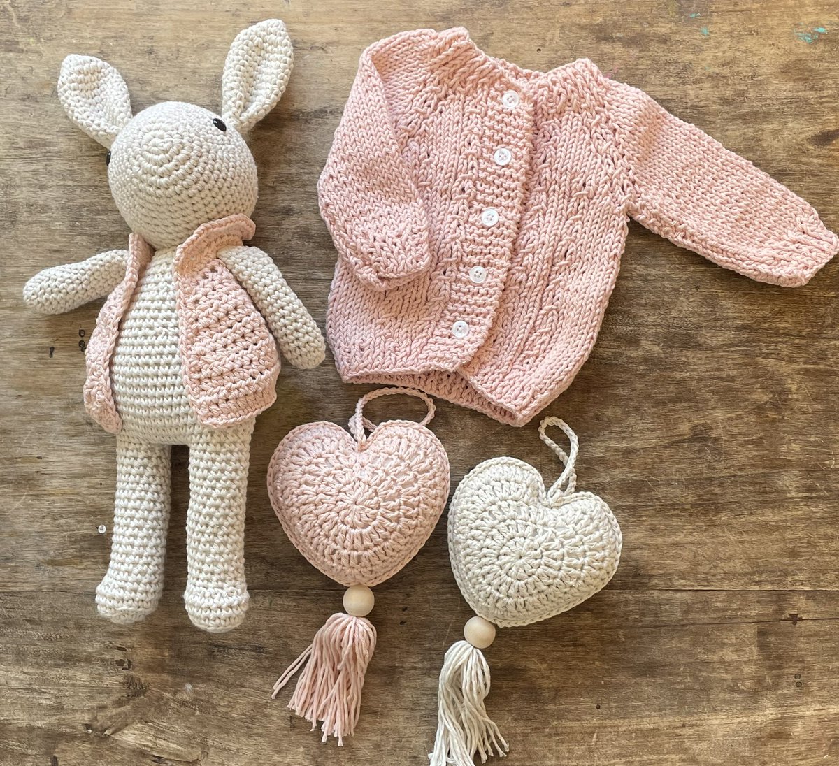 taetongas's tweet image. ¿Novedades en Très Mignon? Claro que si.
Saquitos de hilo para completar el set y que el regalo sea todavía más 😍
Stock limitado, no se duerman.
RT 🙏🏼 RT🙏🏼 RT