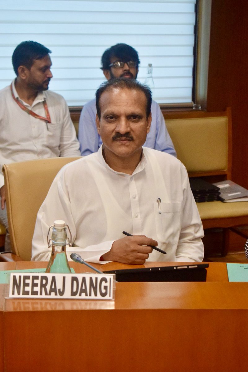 NeerajDangiINC's tweet image. आज संसद भवन एनेक्सी, नई दिल्ली में परिवहन, पर्यटन और संस्कृति संबंधी संसदीय स्थायी समिति की बैठक में भाग लिया जिसमें सड़क, परिवहन और राजमार्ग मंत्रालय के अधिकारियों के साथ बस परिवहन को सक्षम व सुरक्षित बनाने हेतु चर्चा के दौरान अपने महत्वपूर्ण सुझाव रखे।
@kcvenugopalmp @INCIndia