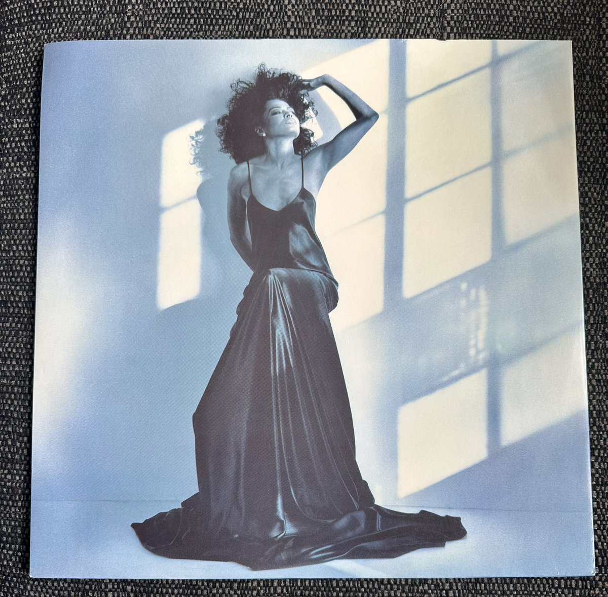 Poplifer73's tweet image. Thursday Afternoon Soundtrack. 
Diana Ross ‘Red Hot Rhythm + Blues”.
1987 EMI Records.
Revisiting this underrated Diana album.
@DianaRoss  
#ThursdayAfternoon #ThursdaySoundtrack #DianaRoss #MissDianaRoss #MsRoss #Vinyl #NowPlaying