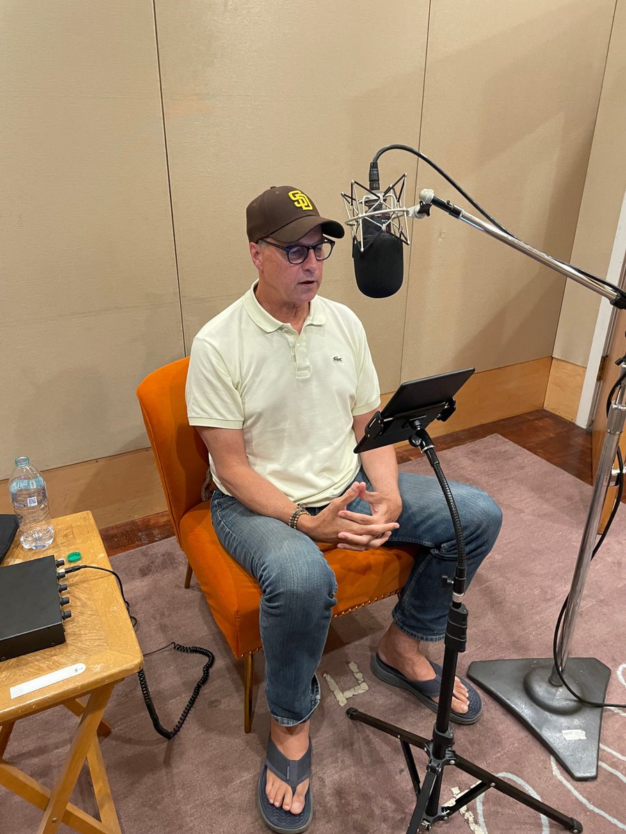 MarkCCrowley's tweet image. Finished recording my new audio book yesterday! Nailed it in 2 days!
The Power Of Employee Well-Being Is Now On Sale!
Info On it Here! buff.ly/7ynZhzZ
#Leadership #SHRM #HR #FutureOfWork #MentalHealth