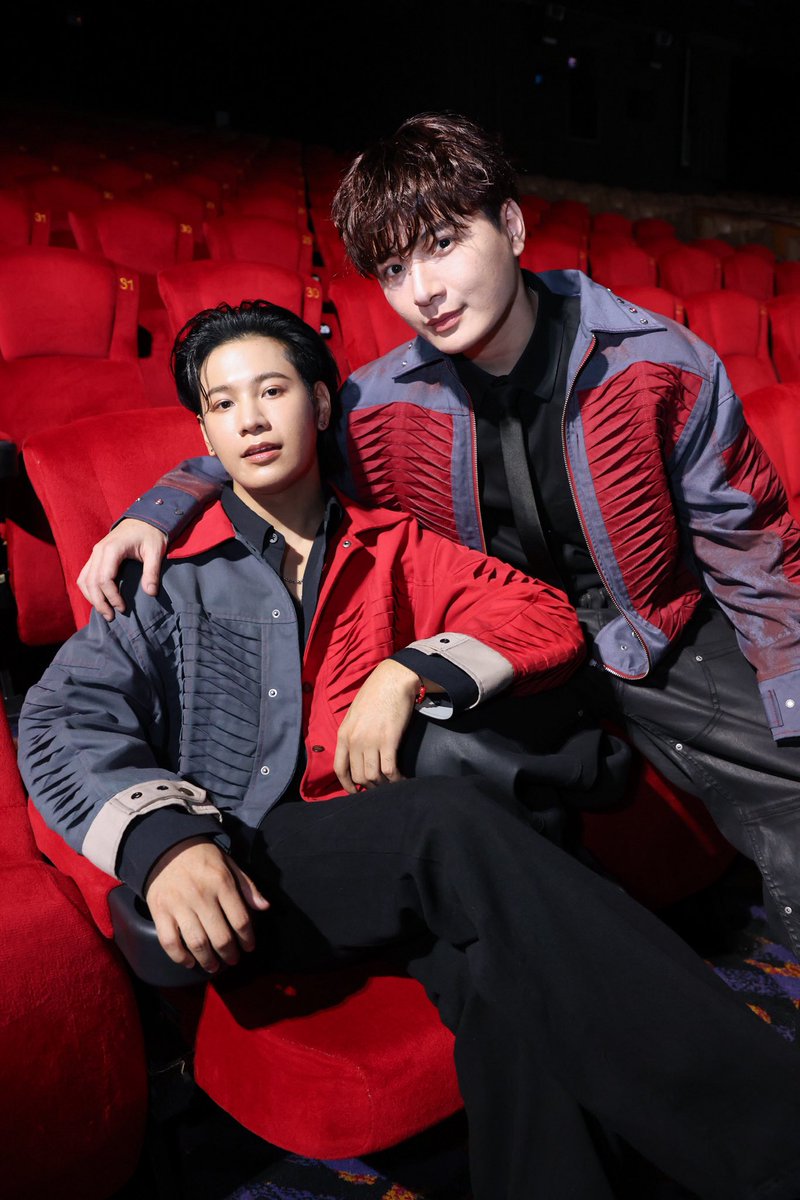 GMMTV's tweet photo. READY TO MEET THE EX-MORNING! 
พร้อมจะเจอกับแก๊งแฟนเก่ากันรึยัง อีกไม่กี่นาทีมารอเจอกันนะ! 😉

#TheExMorningFinalEP
@kristtps @stjinx_maya @tnbau1 @ohmthitiwat @Jamiejuthapich_ @earnpypp_ https://t.co/pfMbIgJ9mi