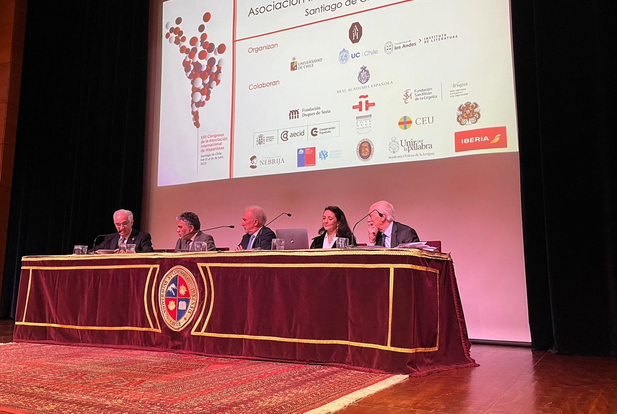 ASALEinforma's tweet image. El lenguaje claro ha protagonizado una de las sesiones del XXII Congreso de la Asociación Internacional de Hispanistas.
El presidente de la ASALE, Santiago Muñoz Machado, ha compartido una mesa de diálogo sobre este asunto con miembros de la ASALE: ow.ly/XlCm50WuA6T.