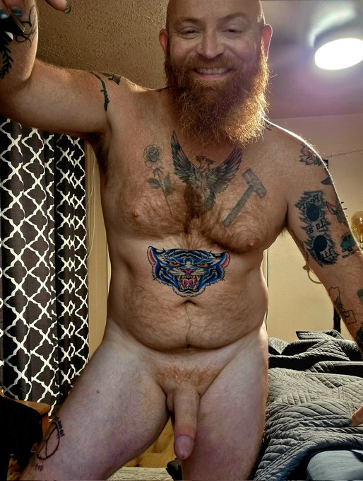 Watch TXGingerDaddy's leaked NSFW photo on TwXstars