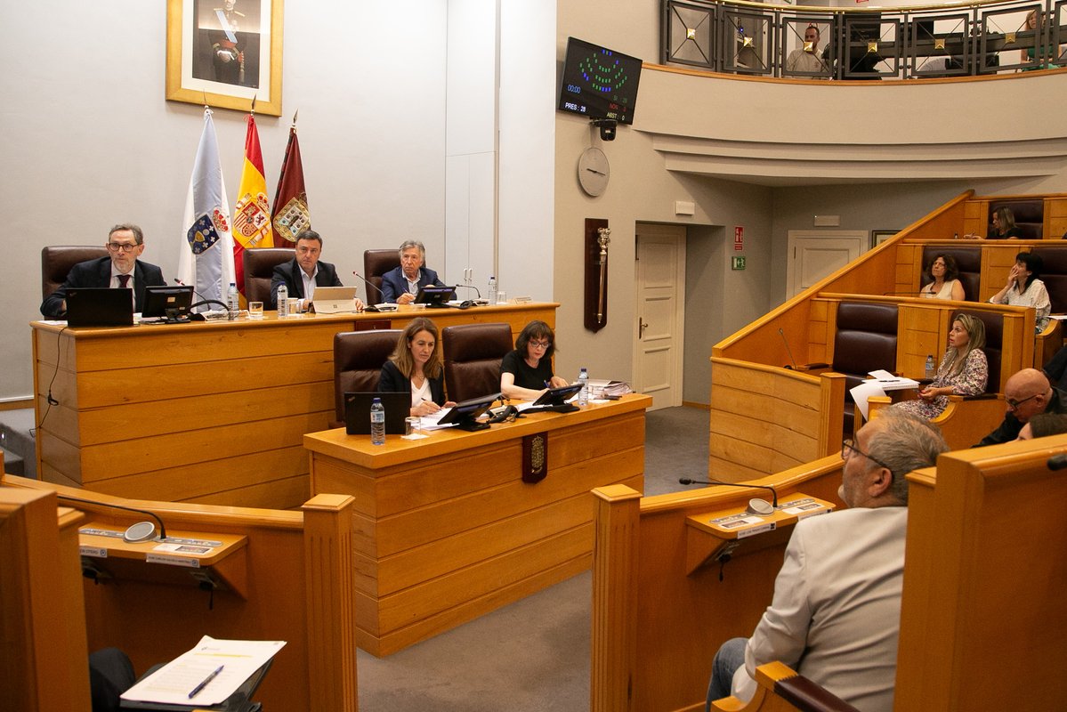 Depucoruna's tweet image. 💻 A @Depucoruna aproba o programa Conecta Rural para combater a fenda dixital.
👉 Ten como obxectivo formar en competenciais dixitais a máis de 3.200 persoas de 69 concellos da provincia.
ℹ️ dacoruna.gal/novas/ficha-no…