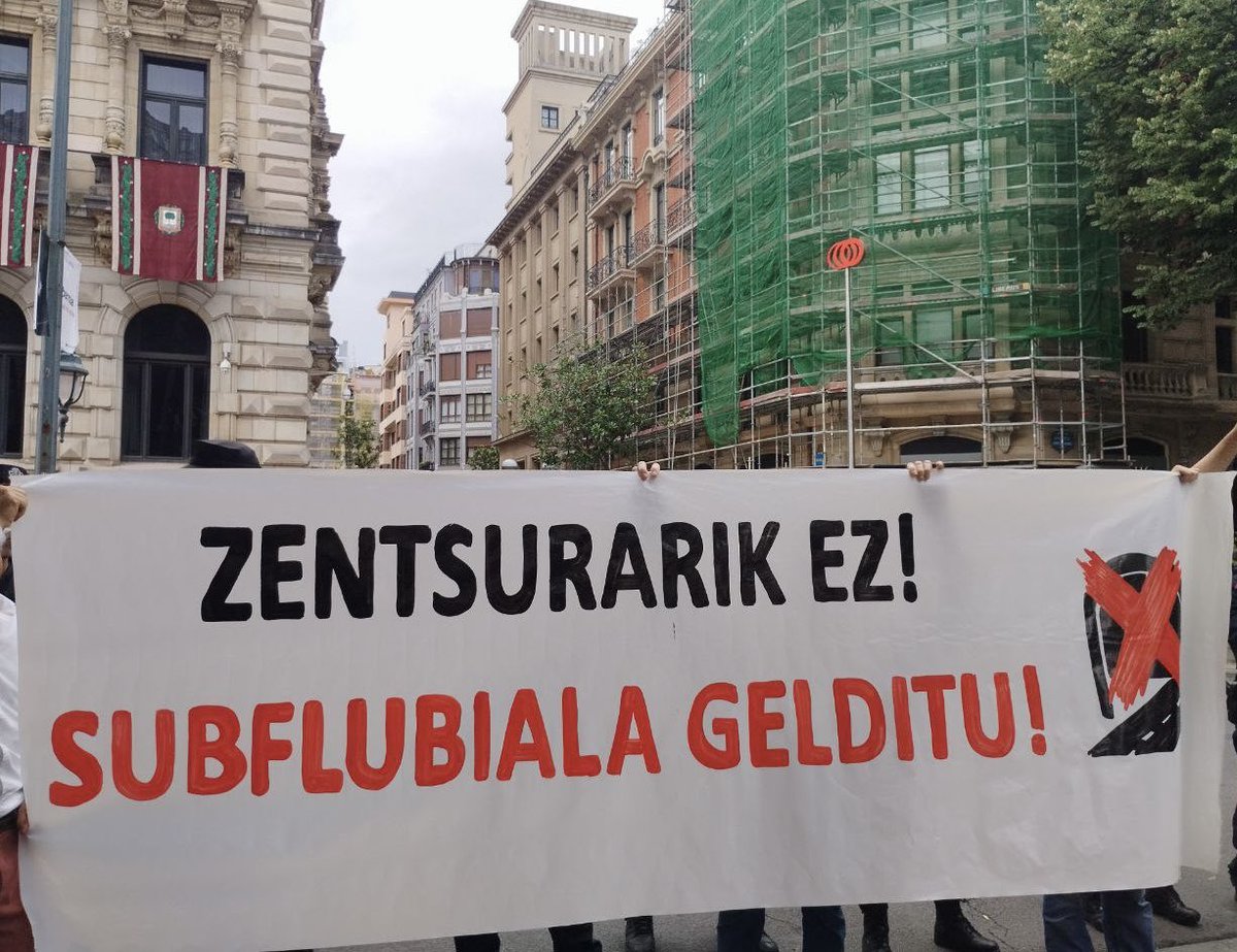 CCOOeuskadi's tweet image. Lamiakoko ibai azpiko tunela eraikitzearekin ados ez gaudelako, momentu honetan @subflubialaez ekimenaren elkarretaratzean parte hartzen ari gara @Bizkaia Foru Aldundiaren aurrean.
#MugikortasunJasangarria behar du langileriak!