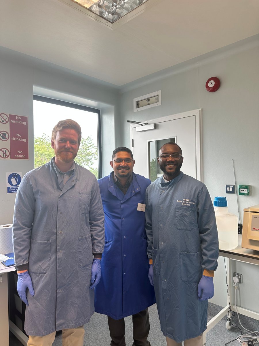 PeptiMatrix's tweet image. Great day supporting scientists at @KeeleUniversity with our CEO Dr John & BD Manager Dr Dammy!
At PeptiMatrix, strong customer relationships & technical support are key to integrating cutting-edge cell culture tech.
peptimatrix.com #3dcellculture #innovation #cells