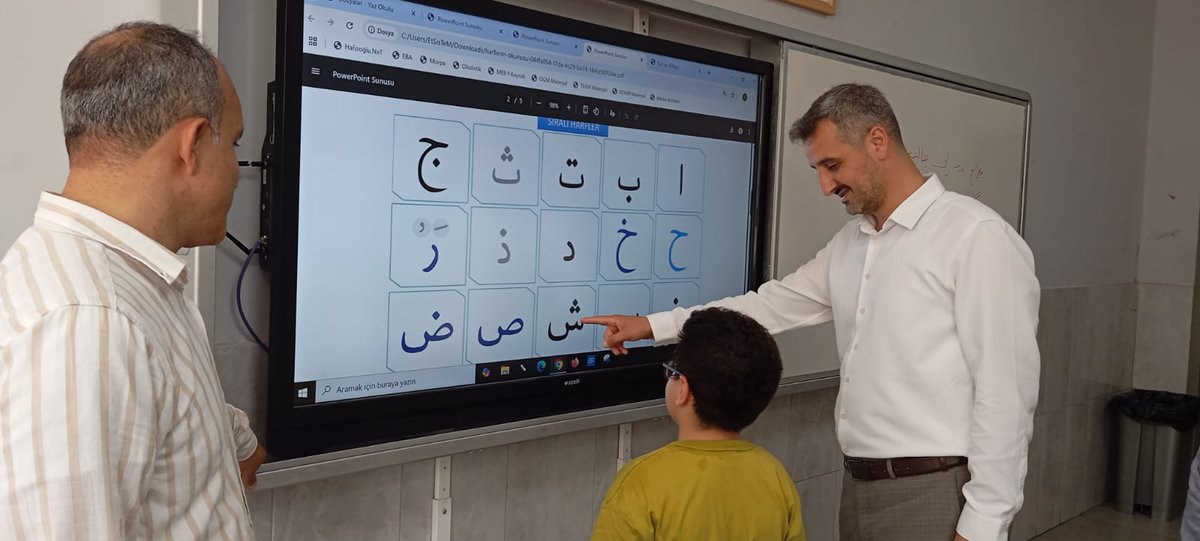 toroslarmem's tweet photo. İlçe Milli Eğitim Müdürümüz Sayın Kaan Aydemir ve Şube Müdürü Yusuf Cice, Bahriye İlkokulu ve Şehit Ahmet Yıldırım Ortaokulu’nda Hayrat Vakfı tarafından verilen yaz kurslarını ziyaret etti.
@tcmeb
@Yusuf__Tekin 
@valiatillatoros
@Sogukpinar023
@fazilet_durmus
@kaanaydemir_33 https://t.co/R6D3P7pFeN