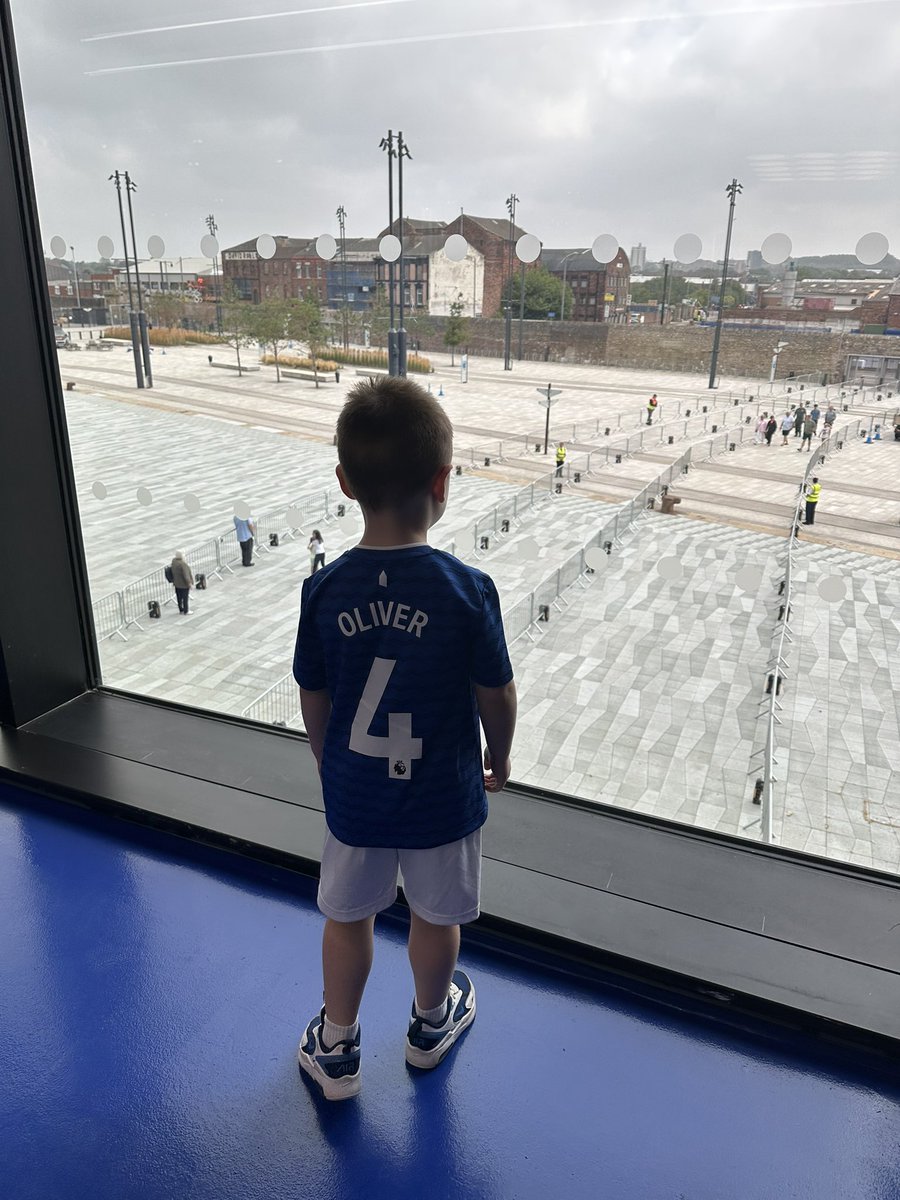 sarah_comber's tweet image. He’s been so excited to visit the new store @Everton 💙