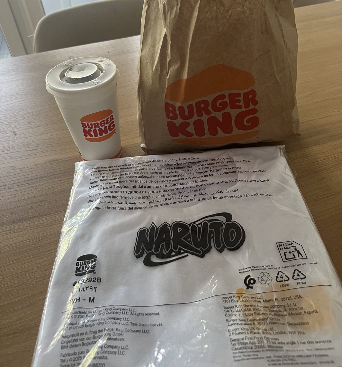 Deer_Krissy's tweet photo. Mein Mann ist extra nach Burger King gefahren nach der Arbeit, um mir das Naruto Menü mitzubringen. Liebe ihn 💕 https://t.co/0Rgp4zVa1j