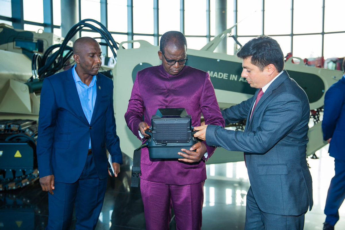 cbngov_akin1's tweet image. Hon. Minister of State for Defence @DHQNigeria
Dr. Bello Matawalle @Bellomatawalle1, was specially invited by his Azerbaijani counterpart for an official visit focused on defence production and technology transfer.
During the visit, HM Matawalle toured Improtex Industries’…