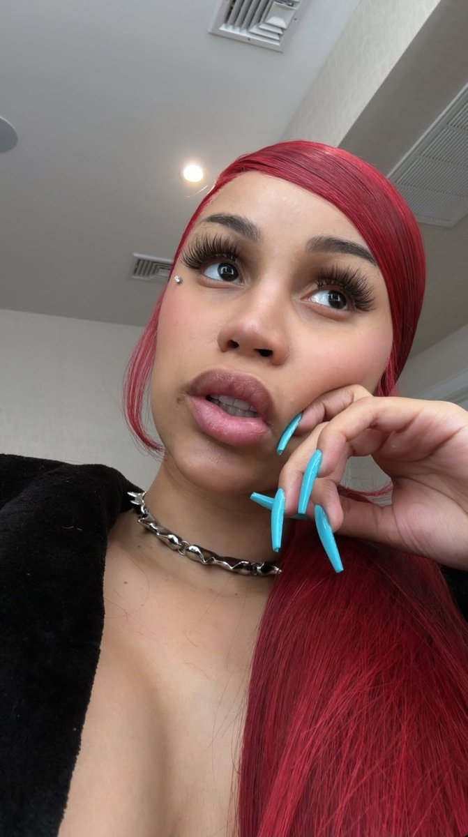 Ntqaa1's tweet image. Cardi B looks flawless in new photo 😍