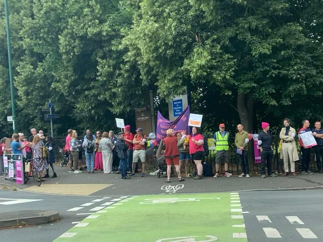 You love to see it. Happy strike day, everyone!

#StopTheCuts #SaveHE