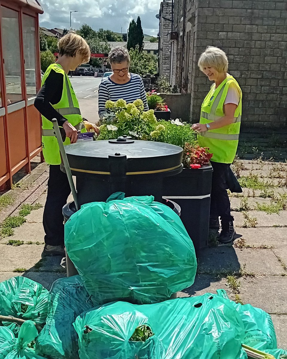 Rossendale Borough Council (@rossendalebc) on Twitter photo 💚Thank you Thursday💚
A huge thank you to Haslingden & Helmshore Civic Pride for their amazing dedication to keeping Haslingden clean, green, and blooming! 🌼🌱
Want to get involved, or find out more? Email ✉️Haslingdencp@outlook.com 💚Thank you Thursday💚
A huge thank you to Haslingden & Helmshore Civic Pride for their amazing dedication to keeping Haslingden clean, green, and blooming! 🌼🌱
Want to get involved, or find out more? Email ✉️Haslingdencp@outlook.com