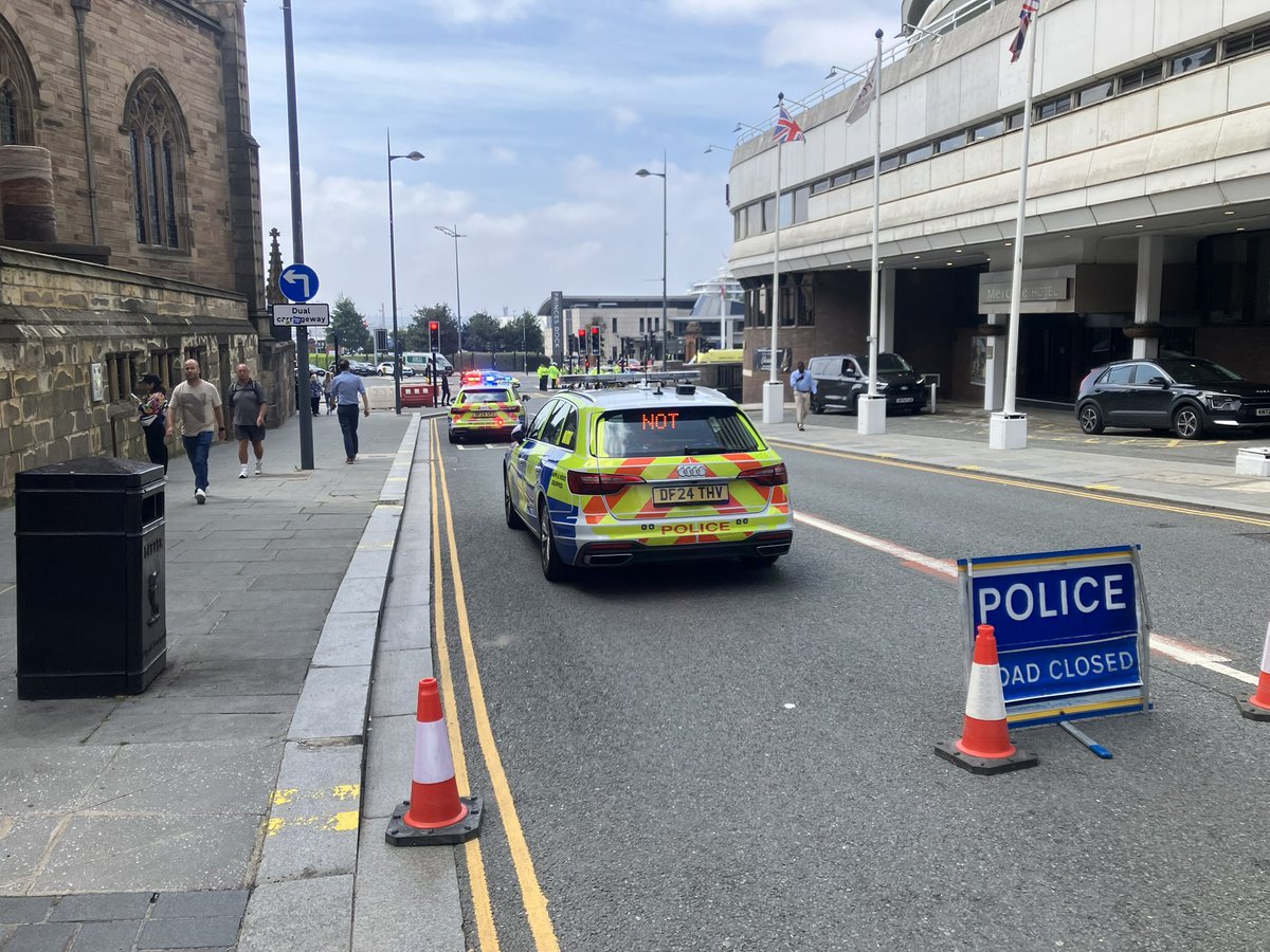 jamiemgreer's tweet image. The top of Chapel Street where it meets The Strand has been closed to traffic. It is still open to pedestrians