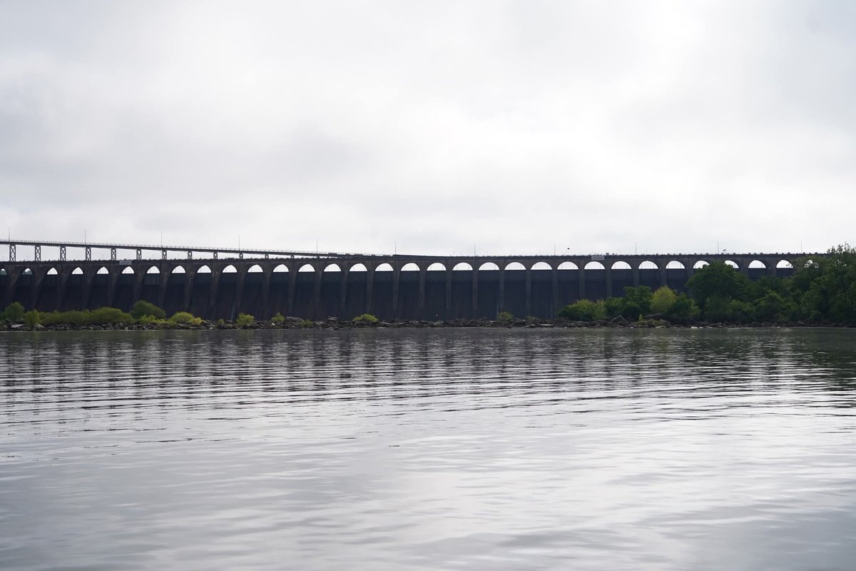 Calm mornings on the water, they make for a great setting to start the day!

#TBT to this image from Pickwick Lake in Alabama a few years back.

#Fishing #BassFishing #Lake #Outdoors