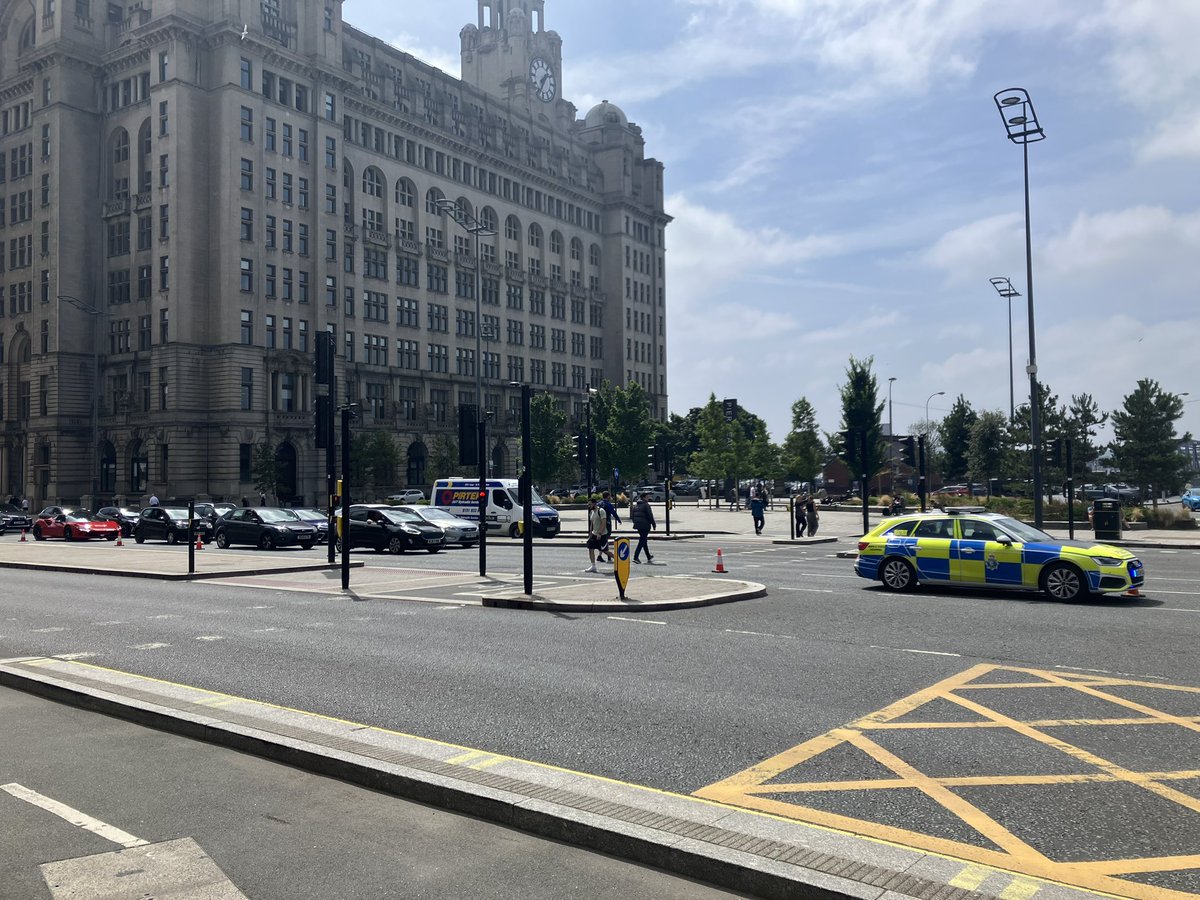 jamiemgreer's tweet image. Traffic is building on The Strand. The road is down to one lane heading south towards the Baltic/Dingle and three lanes heading north towards Leeds Street and Scotland Road.