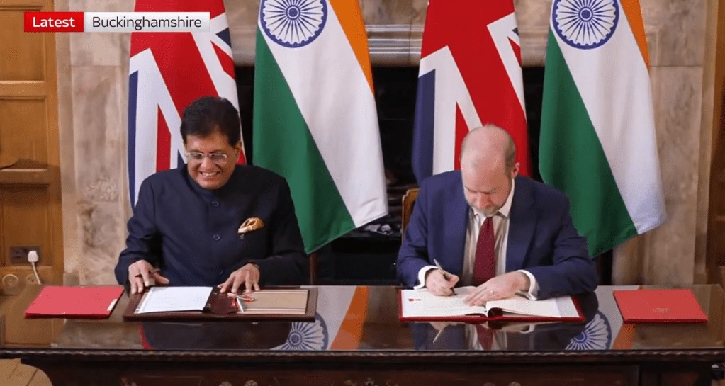 TEAM BHARAT (@teambharat_) on Twitter photo 🌍 India-UK #CETA Signed!
Driven by PM <a href="/narendramodi/">Narendra Modi</a>’s leadership, the deal unlocks 99% 0-duty access for Indian exports, boosts MSMEs, streamlines visas for professionals, & waives UK social security for 3 years
#Bharat is building the future
#MakeInIndia #IndiaUKFTA
#IndiaUK 🌍 India-UK #CETA Signed!
Driven by PM <a href="/narendramodi/">Narendra Modi</a>’s leadership, the deal unlocks 99% 0-duty access for Indian exports, boosts MSMEs, streamlines visas for professionals, & waives UK social security for 3 years
#Bharat is building the future
#MakeInIndia #IndiaUKFTA
#IndiaUK