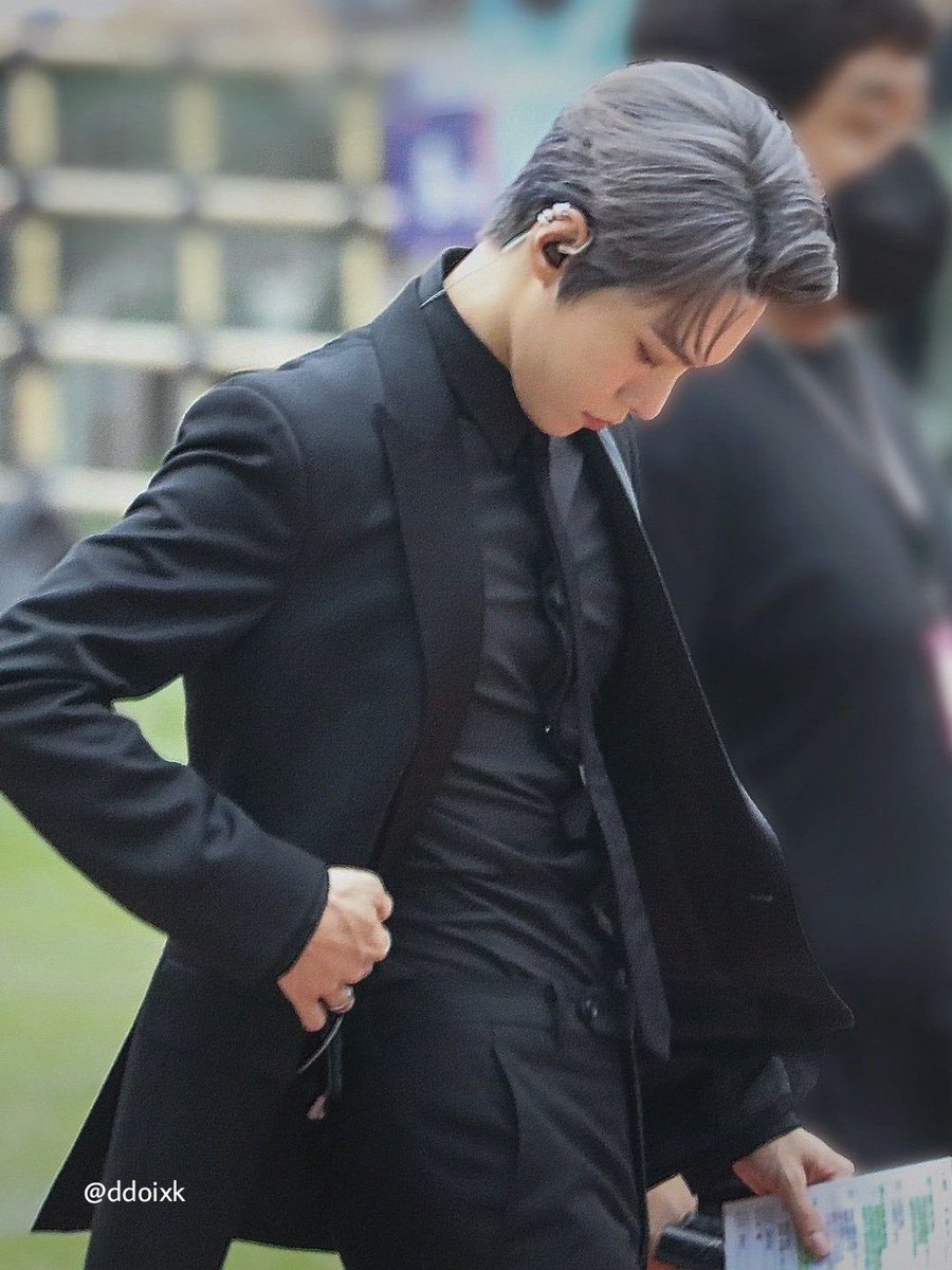 d0d0Rj's tweet image. 도영님
이번가요대전에서
올블랙어떠세요.?