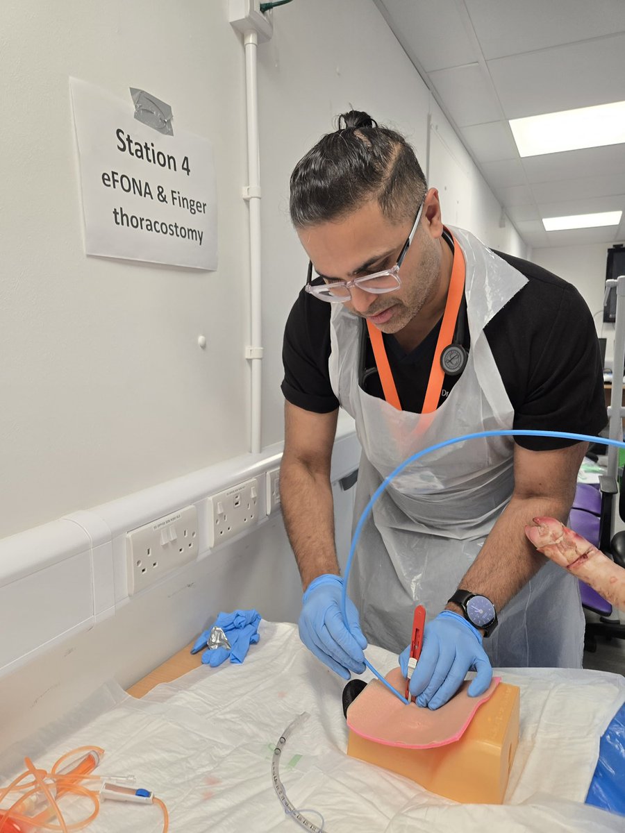 GalwayResus's tweet image. Special thanks to Dr Jimmy Lee for the course leadership, and to Dr Eduard Turcuman for the US task trainers. And to all the consultants in EM @Galway_EM and  EM/ICU Clinical Facilitators who delivered this well received training bootcamp #trainingforthefuture