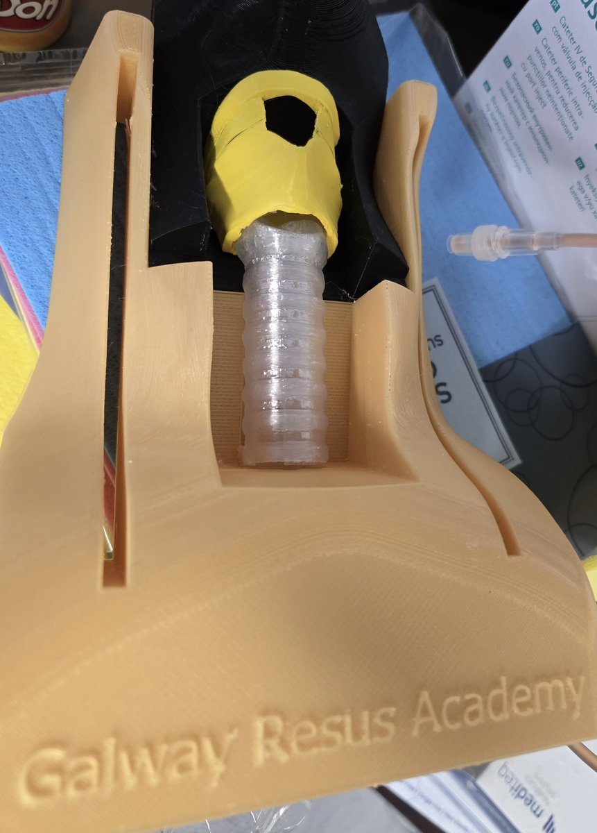 GalwayResus's tweet image. Special thanks to Dr Jimmy Lee for the course leadership, and to Dr Eduard Turcuman for the US task trainers. And to all the consultants in EM @Galway_EM and  EM/ICU Clinical Facilitators who delivered this well received training bootcamp #trainingforthefuture