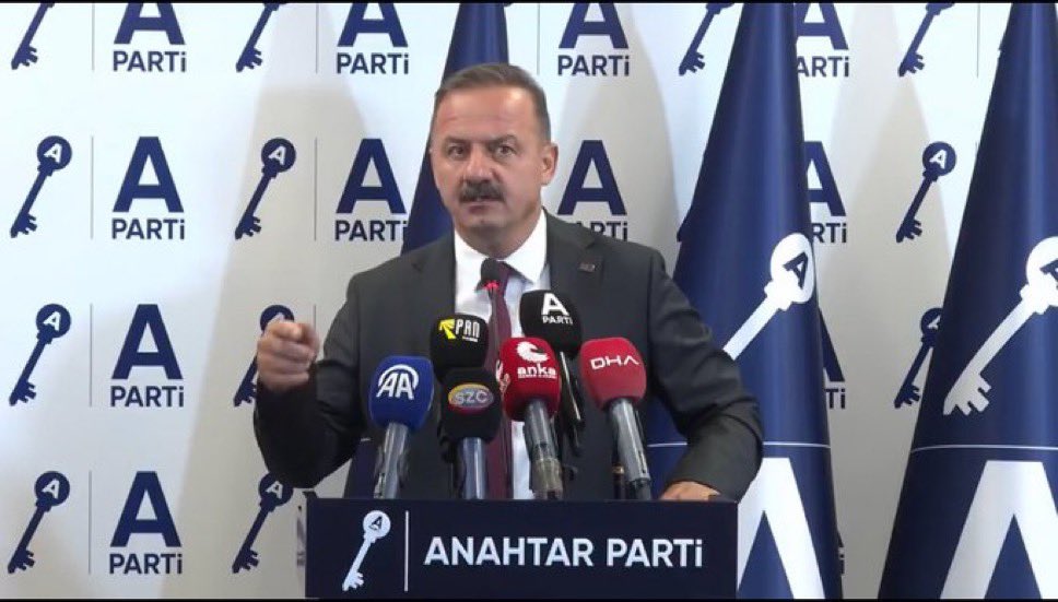LSohretsizler's tweet image. 🗣️ Yavuz Ağıralioğlu:
“Eğer bir etnik grubu koruyacaksak, bugün Türkiye’de korunması gereken Türk milletidir.”
