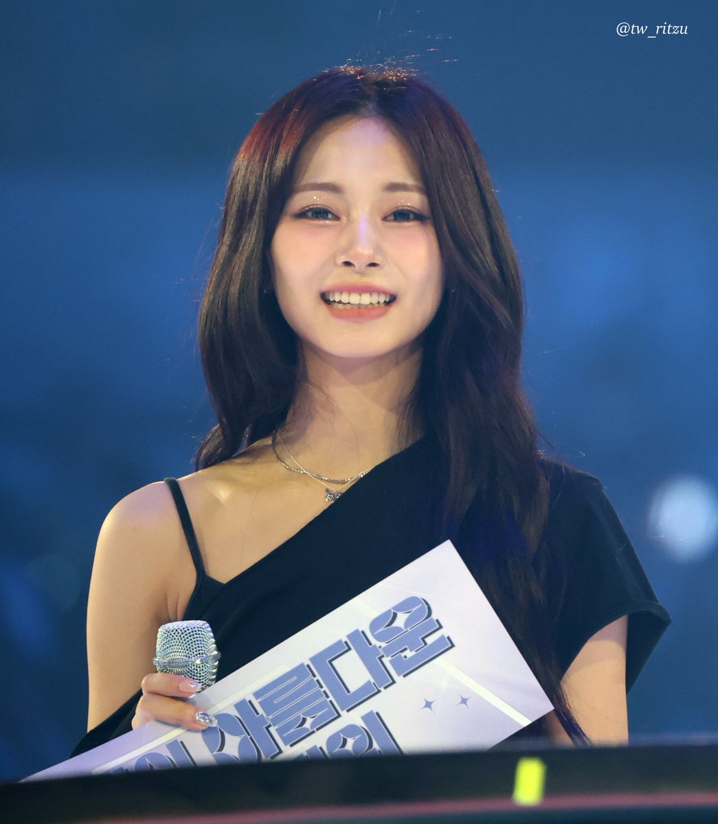 tw_ritzu's tweet image. 250719,20
my sunshineβοΈ
#TWICE #νΈμμ΄μ€
#TZUYU #μ―μ #εη #γγ¦γ£