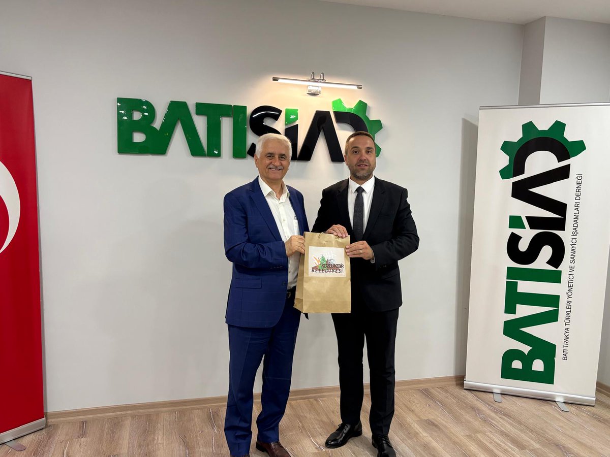 Kozlukebir Belediye Başkanı Erdem Hüseyin’i BATISİAD’da Misafir Ettik.
Belediye hizmetleri, ekonomik durum, projeler hakkında görüş alışverişinde bulunduk. Alantepe Panayırı davetleri için de kendilerine teşekkür ediyoruz, başarılar diliyoruz.