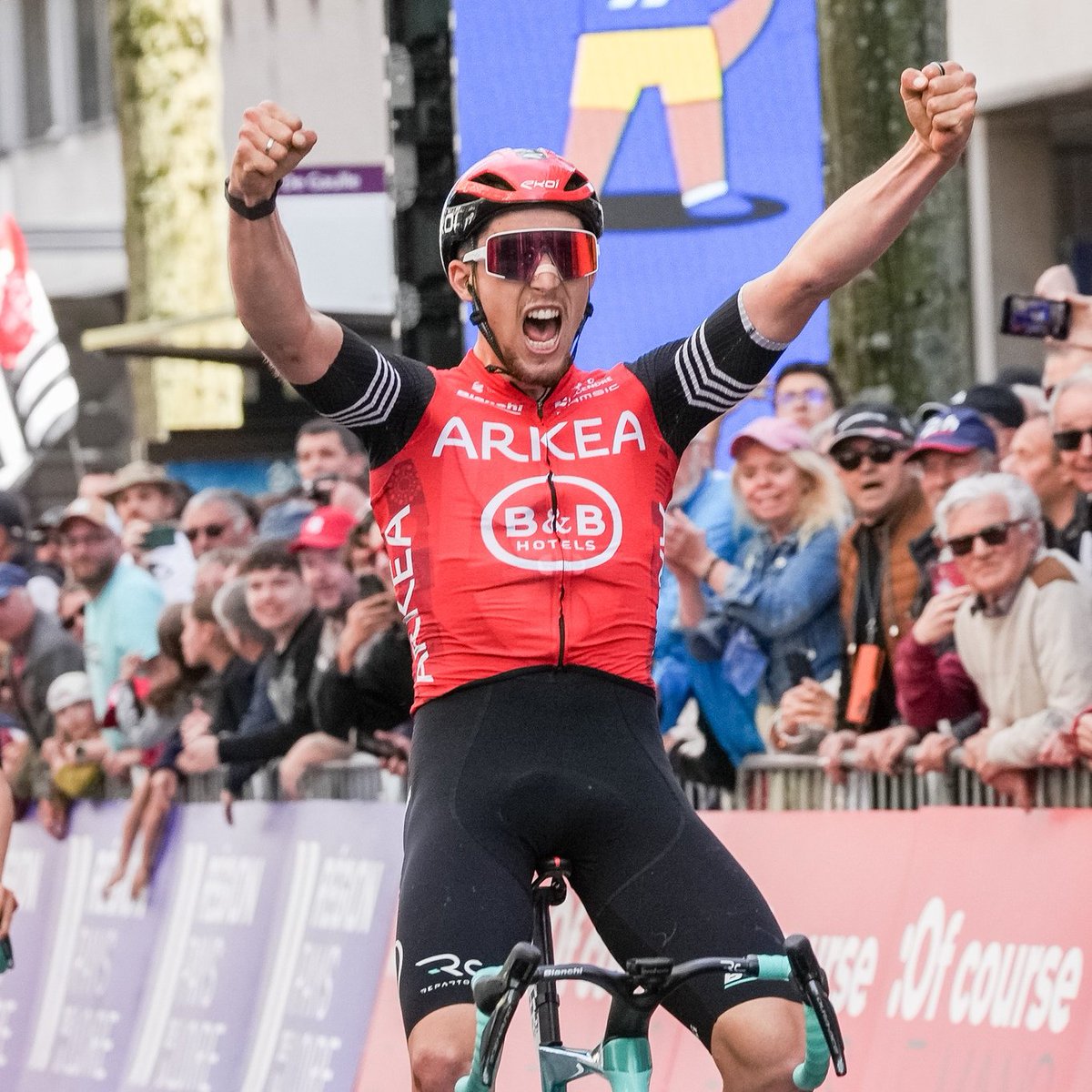 🚴‍♂️Tous derrière <a href="/kevin_vauquelin/">Kevin Vauquelin</a> (équipe Arkéa - B&amp;B Hotels), vainqueur du Région Pays de la Loire Tour 2025, et <a href="/JegatJordan/">Jordan Jégat</a> de l’équipe ligérienne <a href="/TeamTotalEnrg/">Team TotalEnergies</a>, actuellement 6e et 11e au classement général du <a href="/LeTour/">Tour de France™</a> !