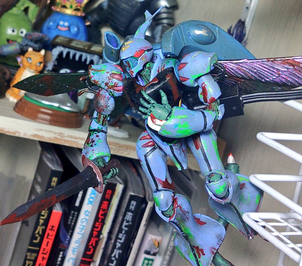 waiemuDQX's tweet image. #俺のダメージフェチを見せてやる
血みどろのエルガイム作ったろって思ったけど血の色が分かんなくて最初緑のケープ剥がししたんだけど全然血に見えないから結局赤くしたエルガイムはこちら。