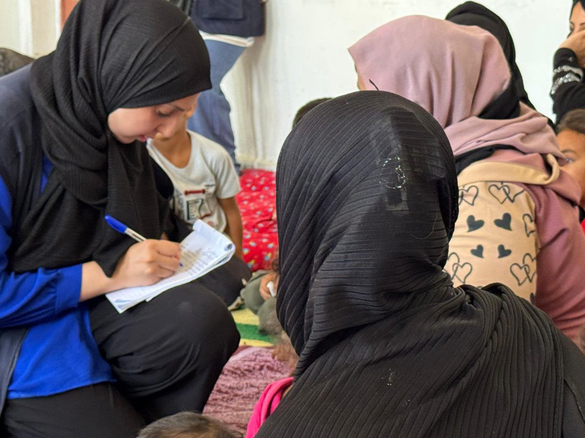 SyriaUnfpa's tweet image. “I silently managed my period with cloths, too embarrassed to ask for help,” shared Sarab, 35, displaced from #Sweida.
Women in #Sweida and #Daraa face urgent needs for food, water, healthcare, and protection due to displacement.