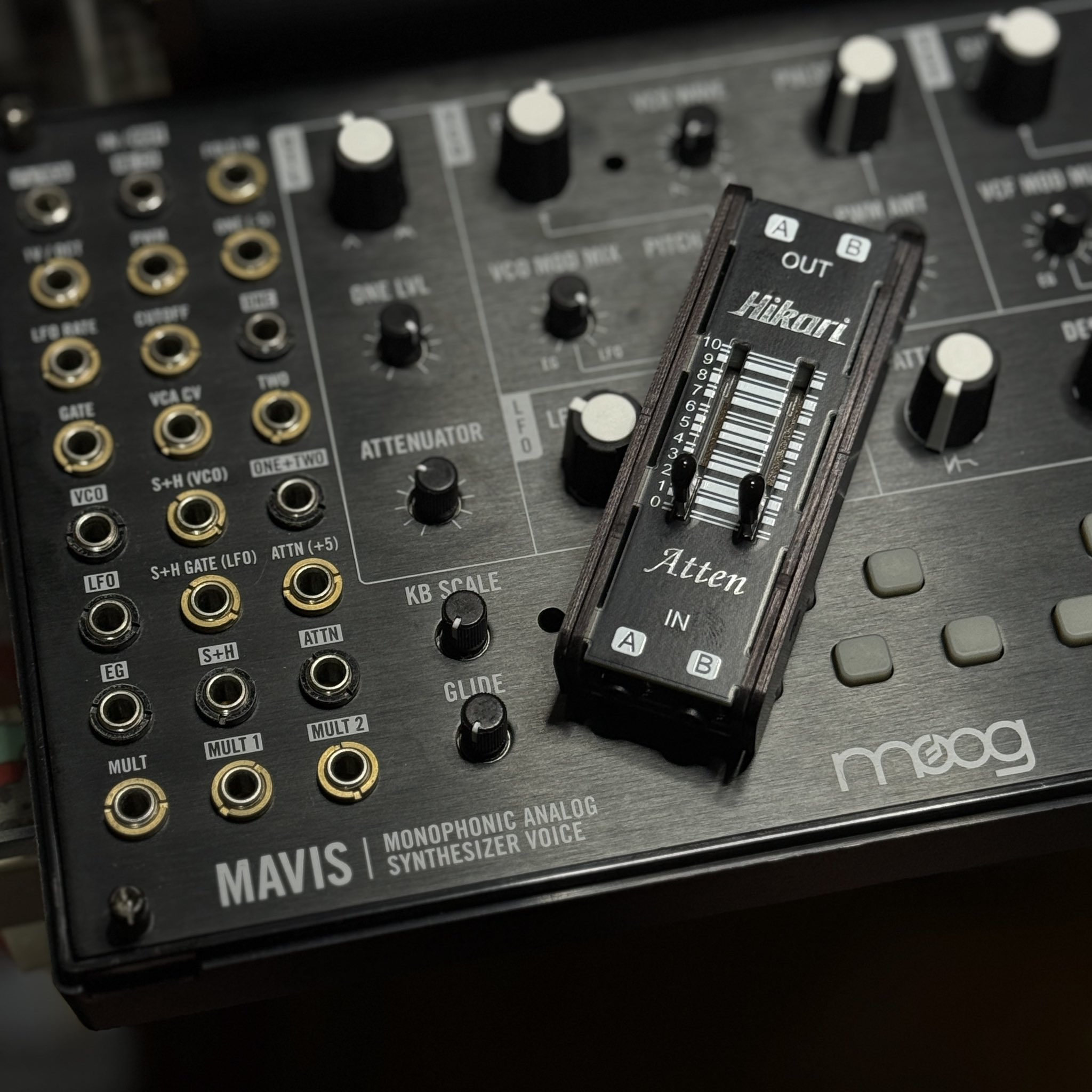 Hikari Atten/Mixer モジュラーシンセサイザー用 Hikari Instruments | Atten/Mixer | ユーロラック・モジュラー